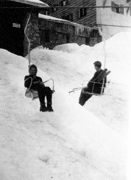 Erste Sesselbahn mit Fahrgästen, Niederau 1947