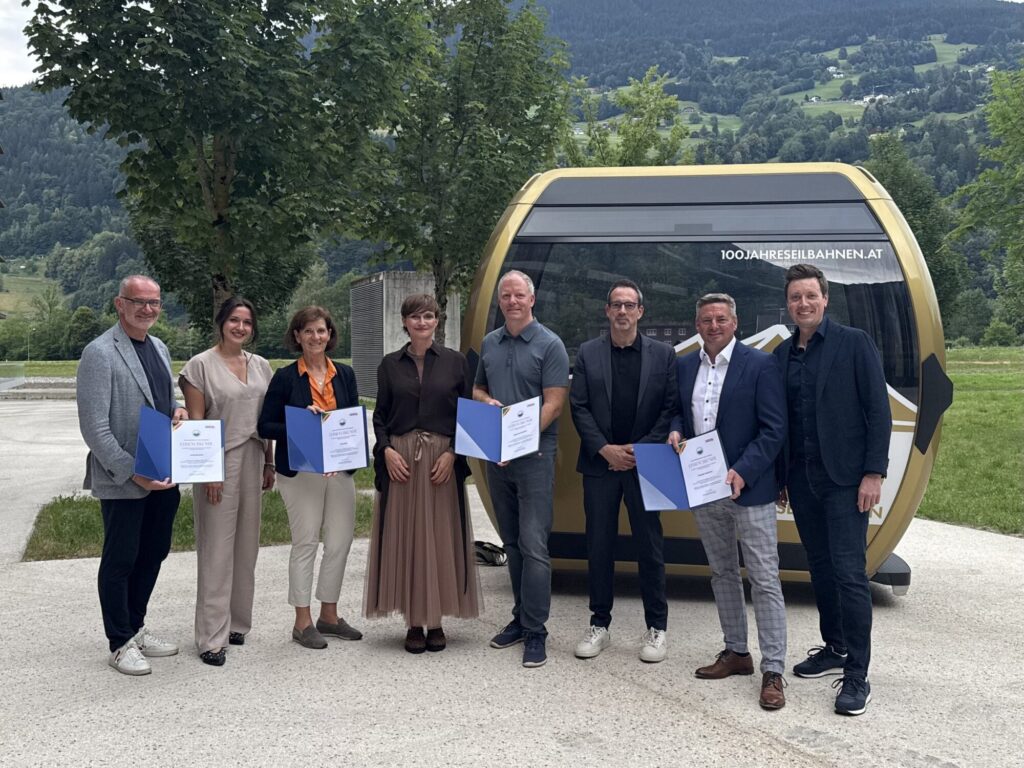 Die goldene Jubiläumskabine bei der BÖSB-Sommertagung im Montafon